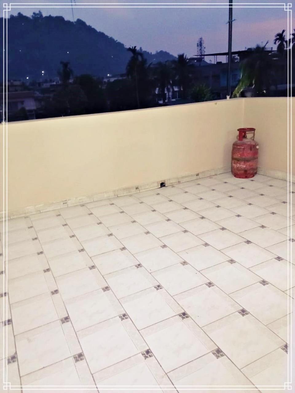 Kanak Laxmi Villa B & B Guwahati Buitenkant foto